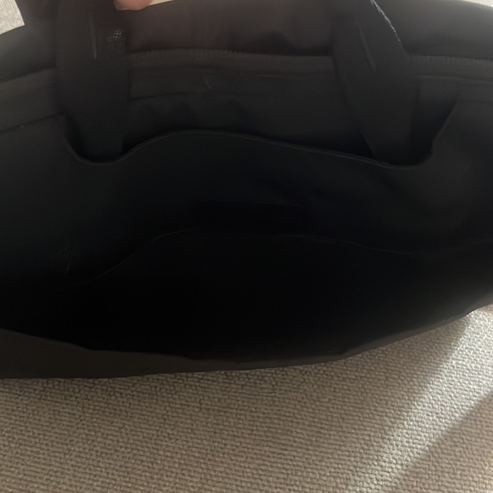 Incase laptop bag. - Picture 5 of 6